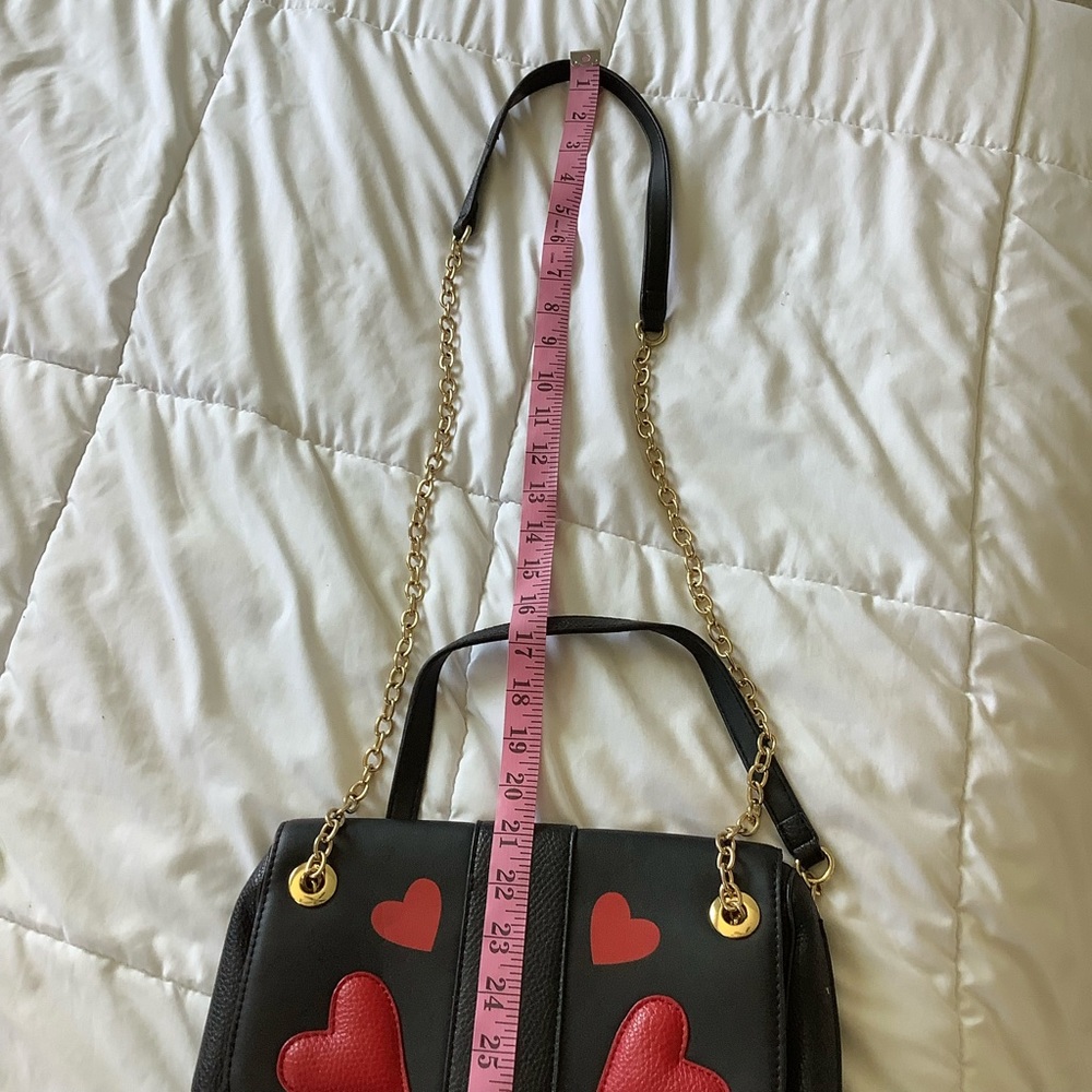 RARE CHARMING CHARLIE Black Pebbled Four Hearts Crossbody Bag Gold Hardware - Picture 4 of 9